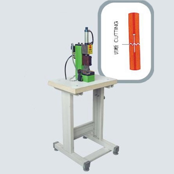 Semi-automático zigzag corte de la máquina (TYM-212N)